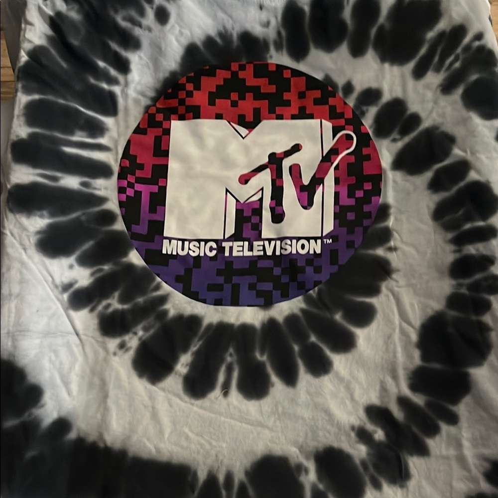 MTV Black and Gray Short Sleeve Tee